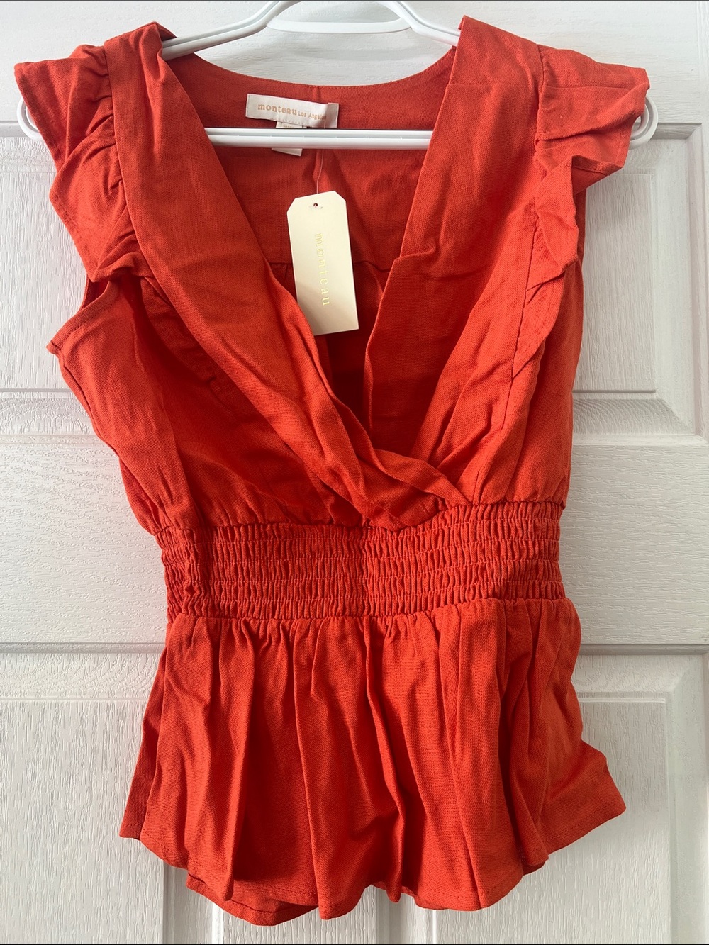 NWT sleeveless Monteau top size small smoke free home